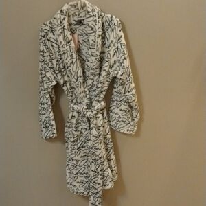 Victoria Secret Plush I Love You knee length bath robe, size M/L